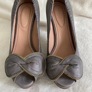 See by Chloe Zip-Bow Peep Toe Pump